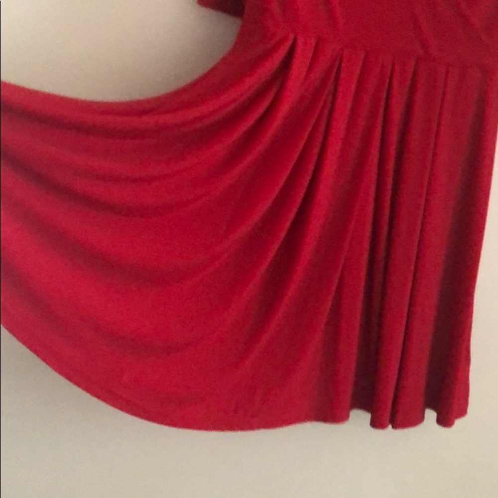 Red pleated wrap - Picture 2 of 3